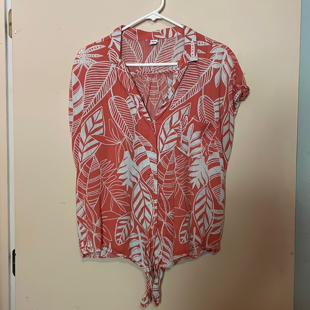 3 for $6 bundle and offer 😉 Old Navy button up blouse